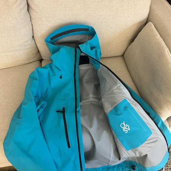 Arc'teryx Alpha SV 7 Hardshell Jacket - Picture 6 of 7